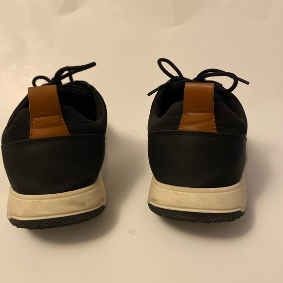 Materials:sole Rubber - Picture 3 of 4